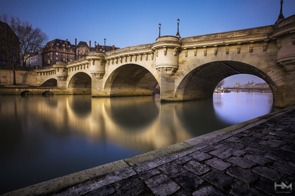 LE PONT-NEUF A PARIS