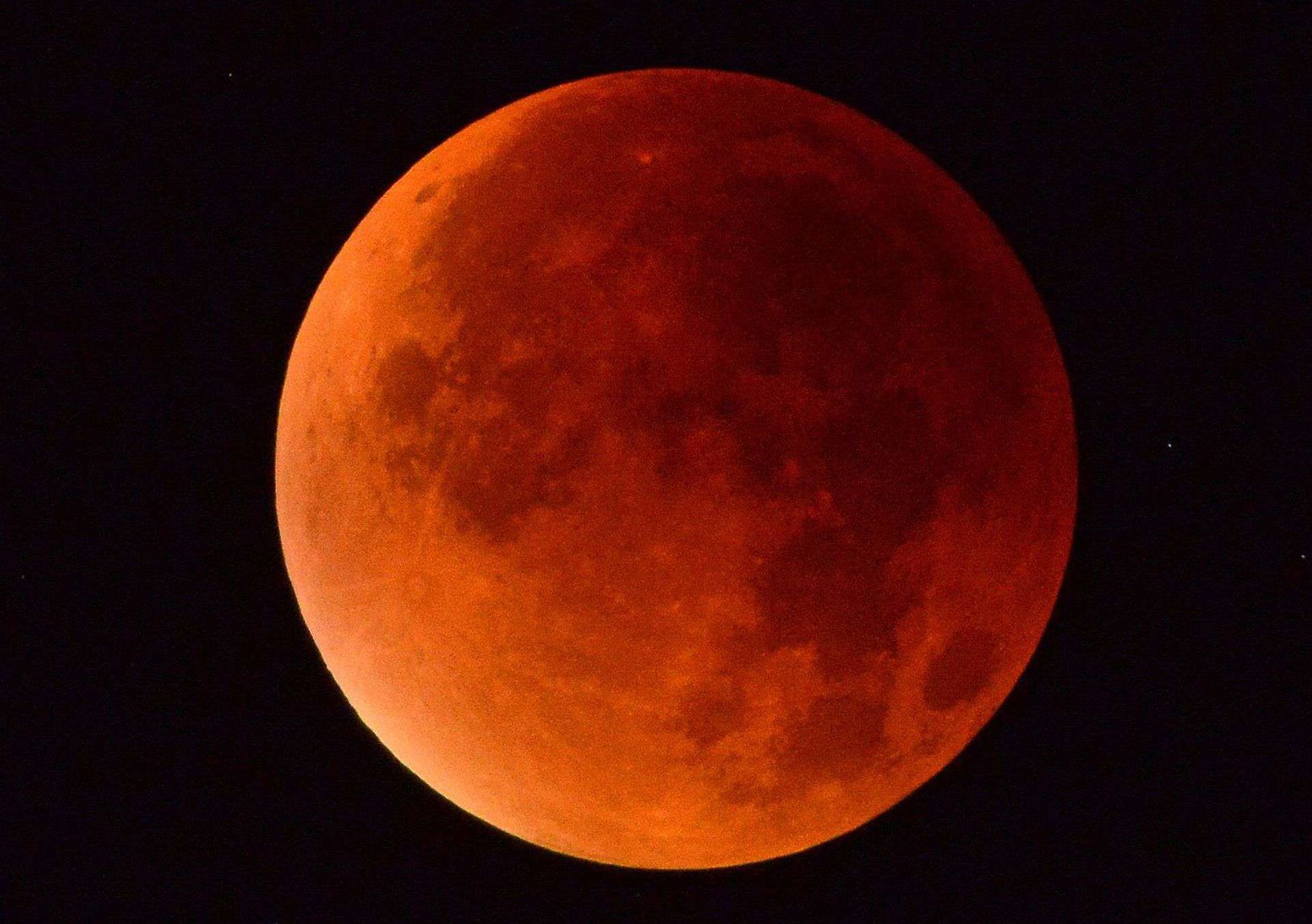 Lune Rouge LA SUPER LUNE ROUGE